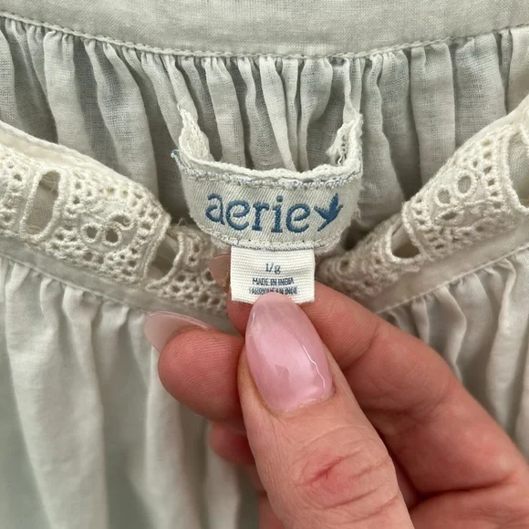 Aerie Cream Smocked Tank Top size L - Picture 2 of 4